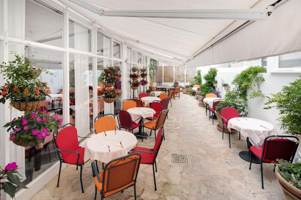 Hotel Villa Adriatica - Adults Only Supetar Exterior photo